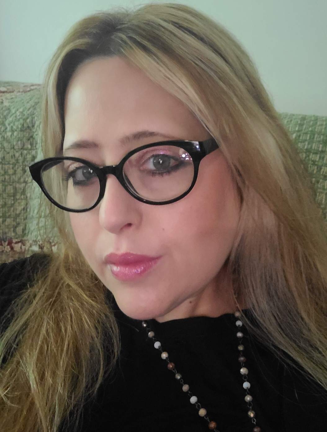 Monique A. Everett (Pen Name: Victoria Hat)